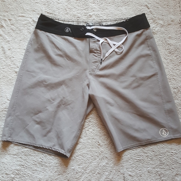 Volcom Other - Volcom lightweight men board shorts / swim trunks